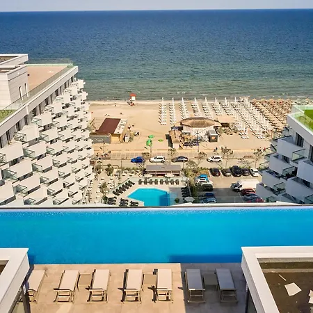 Mirrano - Infinity Pool & Apartman