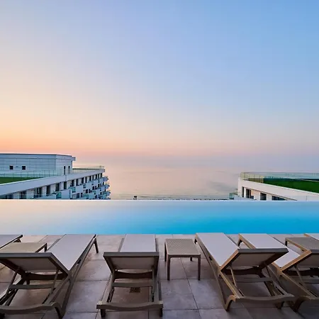 Mirrano - Infinity Pool & Năvodari