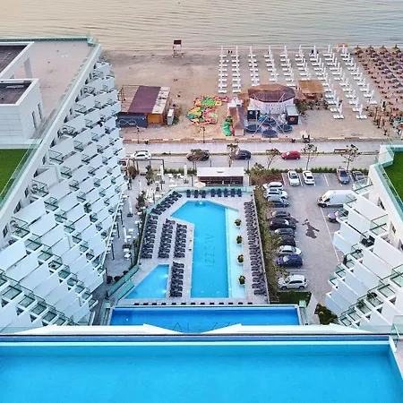 Mirrano - Infinity Pool & *